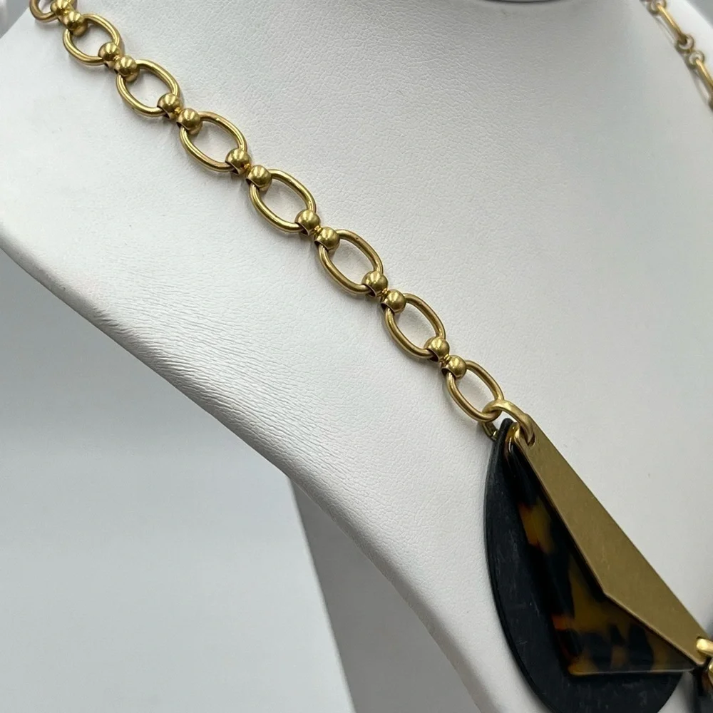 Madewell Framecraft Necklace Tortoise
Mixed Metal Black Matte Gold Tone
Chain - Picture 7 of 14